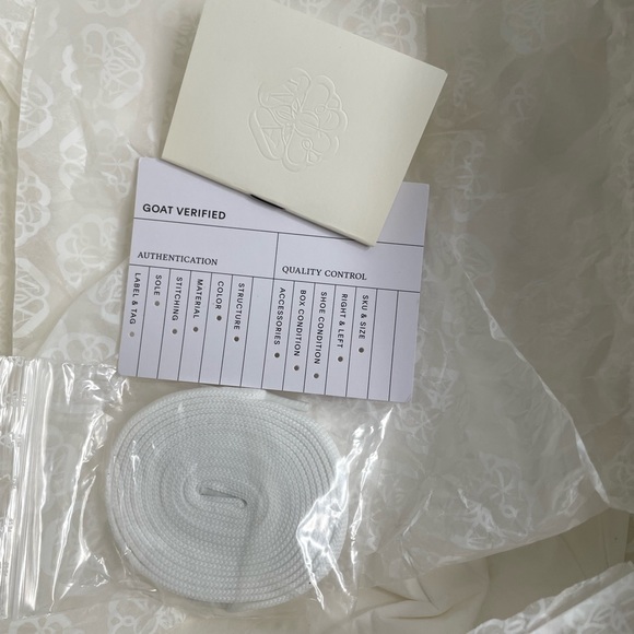 Alexander McQueen oversized sneaker ‘iridescent’ - Picture 7 of 7